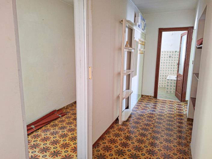 Image No.9-2 Bed Townhouse for sale