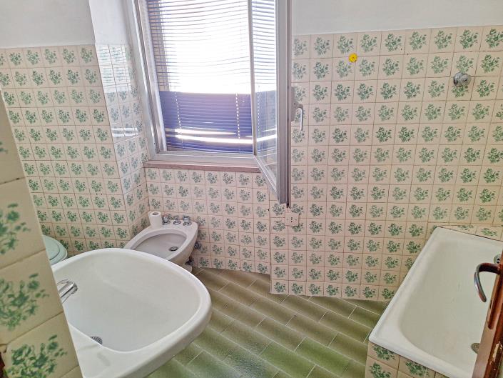 Image No.11-2 Bed Townhouse for sale