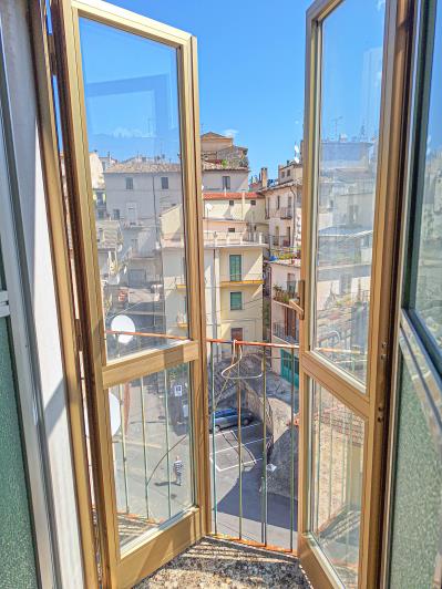 Image No.12-2 Bed Townhouse for sale