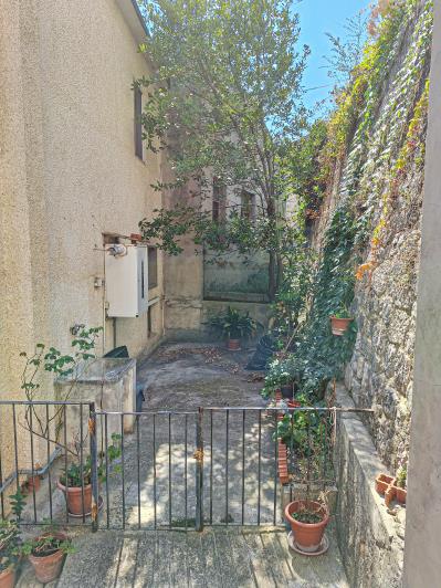 Image No.15-2 Bed Townhouse for sale