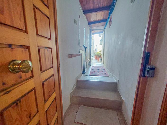 Image No.21-4 Bed Townhouse for sale