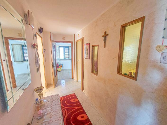 Image No.23-4 Bed Townhouse for sale