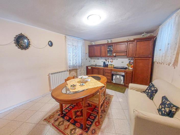 Image No.25-4 Bed Townhouse for sale