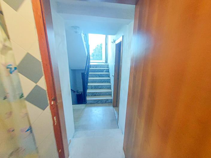 Image No.35-4 Bed Townhouse for sale