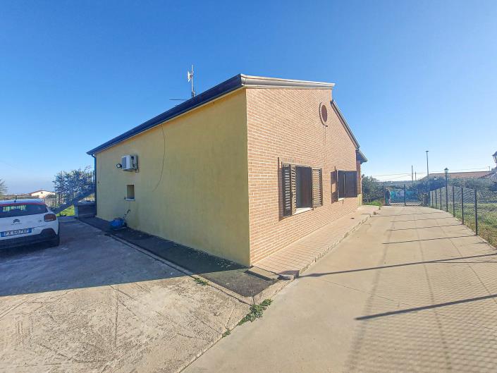 Image No.41-2 Bed Villa for sale