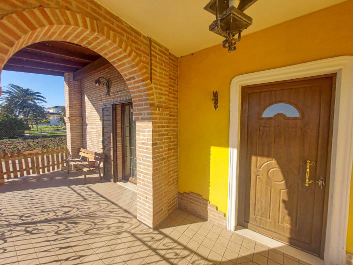 Image No.11-2 Bed Villa for sale