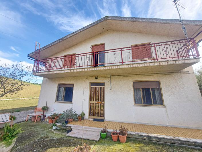 Image No.3-2 Bed Villa / Detached for sale