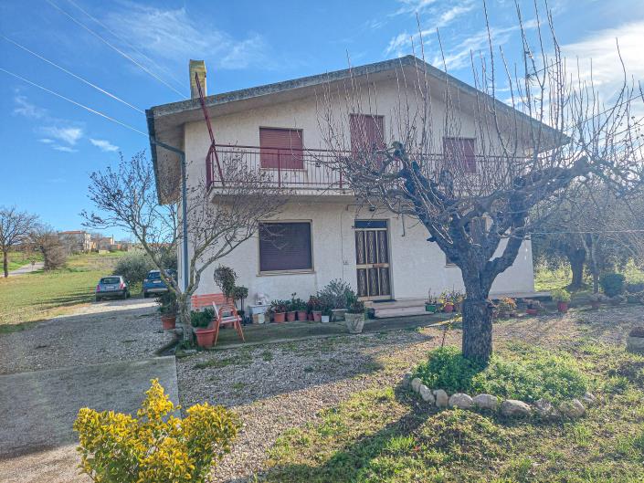 Image No.2-2 Bed Villa / Detached for sale