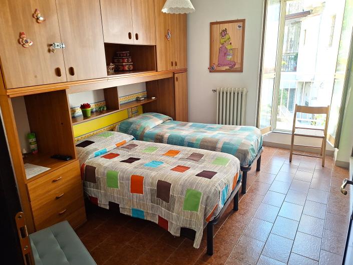 Image No.8-5 Bed Property for sale