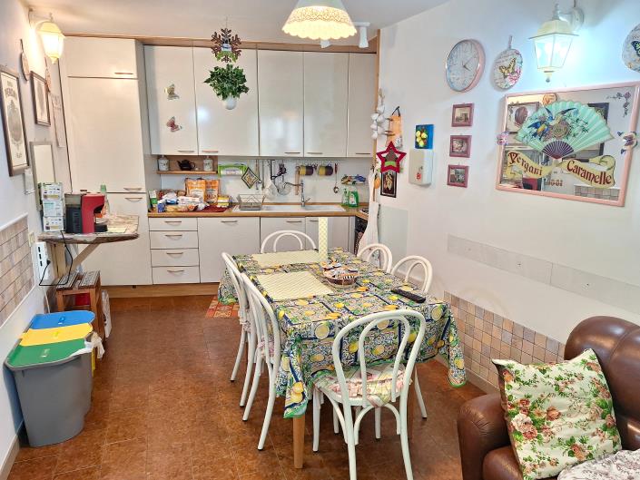 Image No.3-5 Bed Property for sale