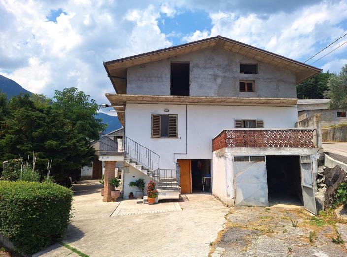 Image No.1-3 Bed Villa / Detached for sale