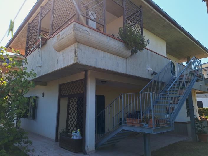 Image No.52-3 Bed Villa / Detached for sale