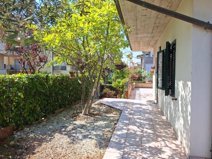 Image No.49-3 Bed Villa / Detached for sale