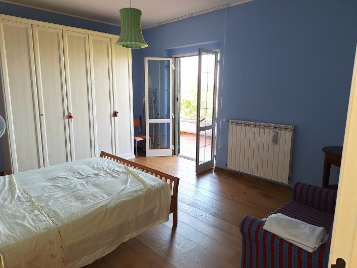 Image No.27-3 Bed Villa / Detached for sale