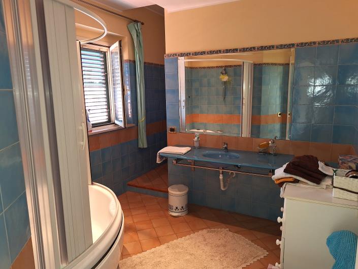 Image No.34-3 Bed Villa / Detached for sale