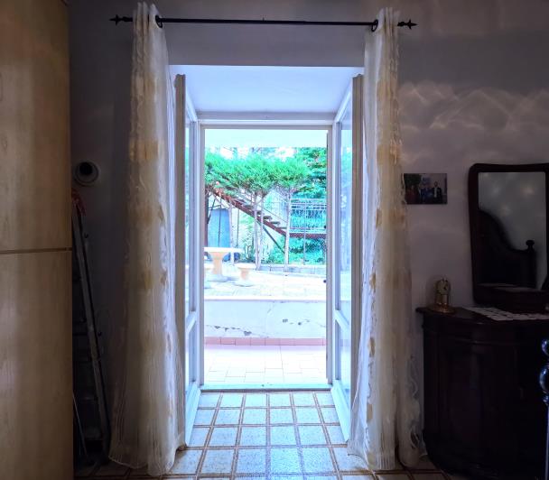 Image No.26-2 Bed Semi-Detached for sale