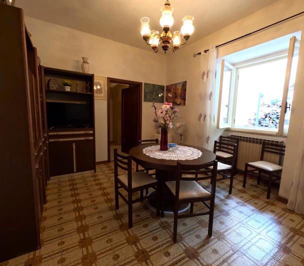 Image No.11-2 Bed Semi-Detached for sale