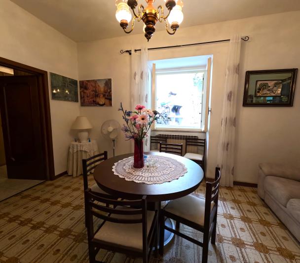 Image No.12-2 Bed Semi-Detached for sale