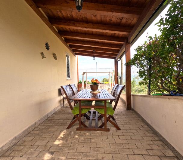 Image No.4-2 Bed Semi-Detached for sale