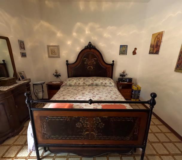 Image No.20-2 Bed Semi-Detached for sale