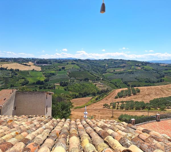 Image No.3-2 Bed Semi-Detached for sale