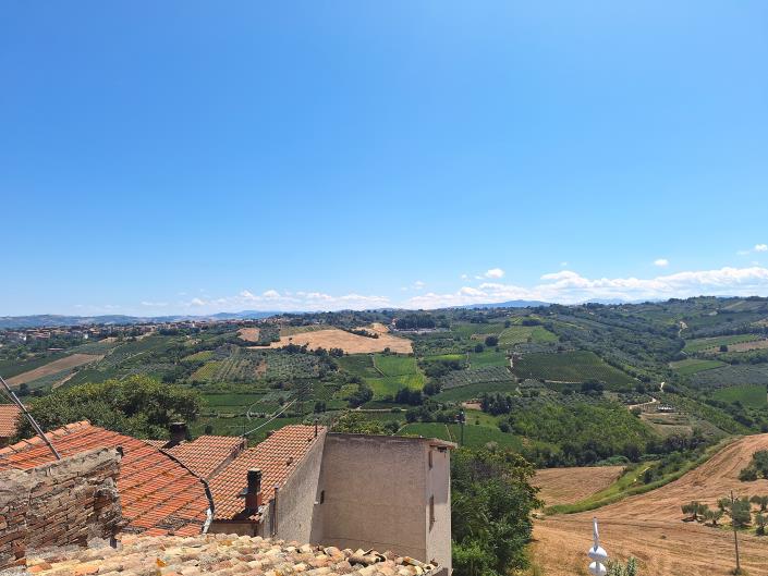 Image No.4-2 Bed Semi-Detached for sale