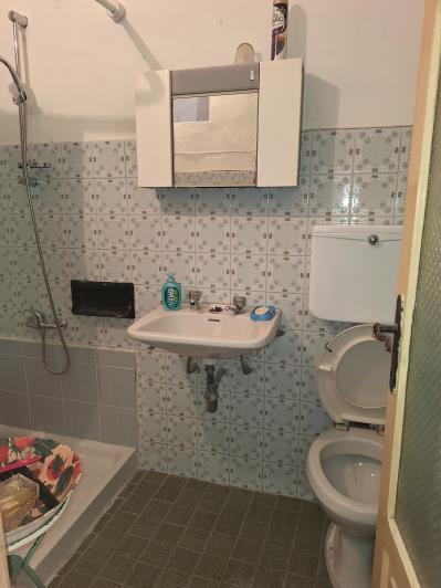 Image No.12-2 Bed Semi-Detached for sale