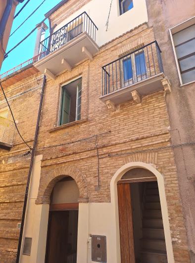 Image No.1-2 Bed Semi-Detached for sale