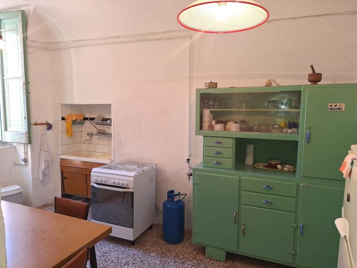 Image No.8-2 Bed Semi-Detached for sale