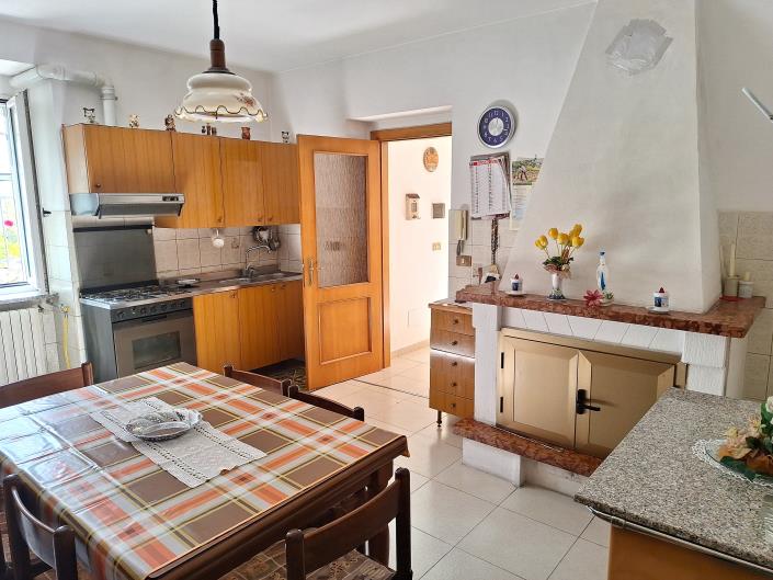 Image No.9-5 Bed Townhouse for sale