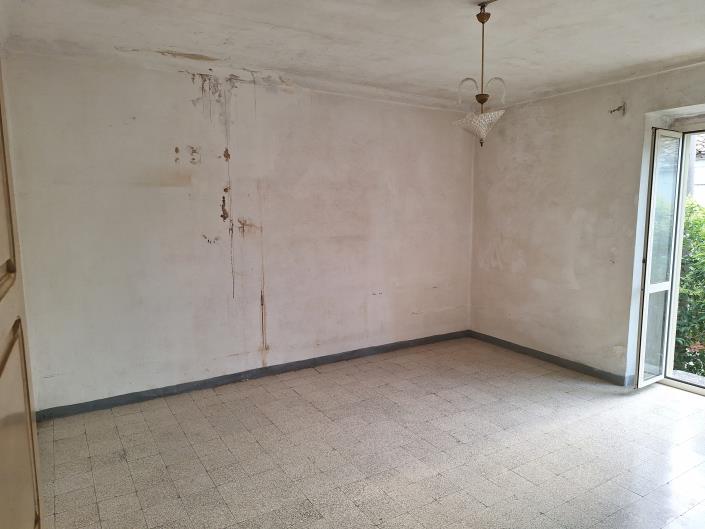 Image No.20-5 Bed Townhouse for sale