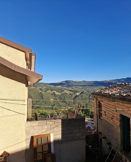 Image No.24-4 Bed House for sale