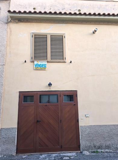 Image No.2-4 Bed House for sale