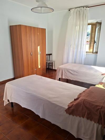 Image No.22-4 Bed House for sale