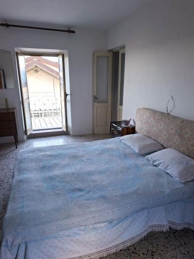 Image No.27-4 Bed House for sale