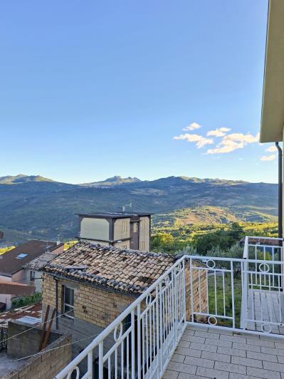 Image No.23-4 Bed House for sale