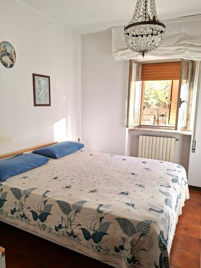 Image No.18-4 Bed House for sale