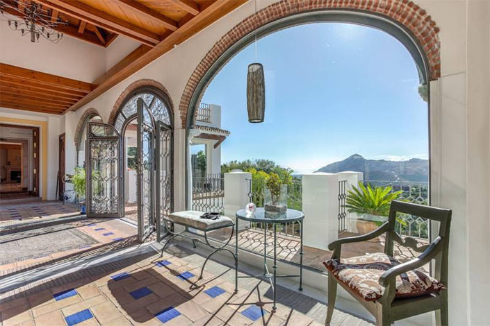 Image No.5-8 Bed House for sale