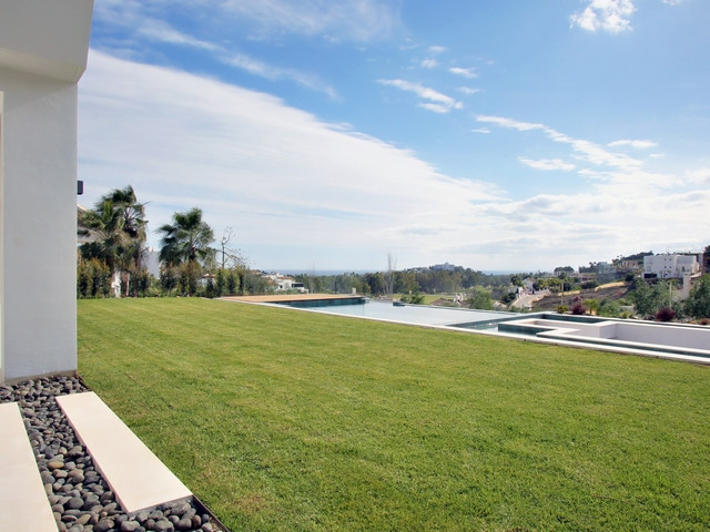 Image No.10-5 Bed House for sale