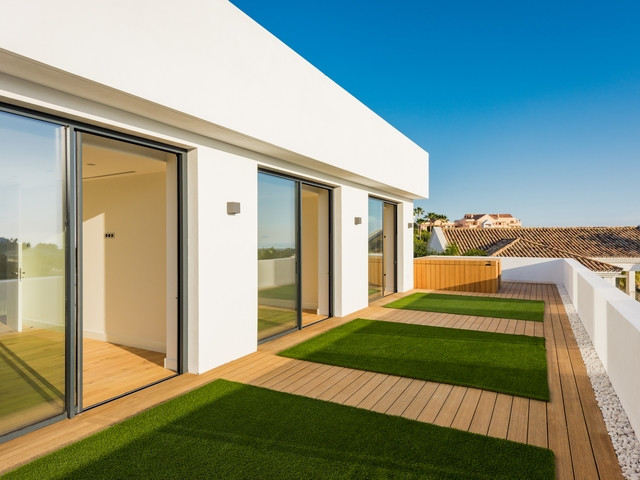 Image No.12-5 Bed House for sale