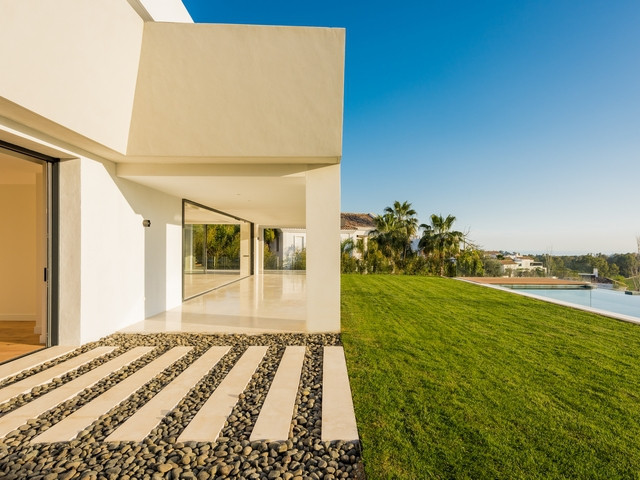 Image No.17-5 Bed House for sale