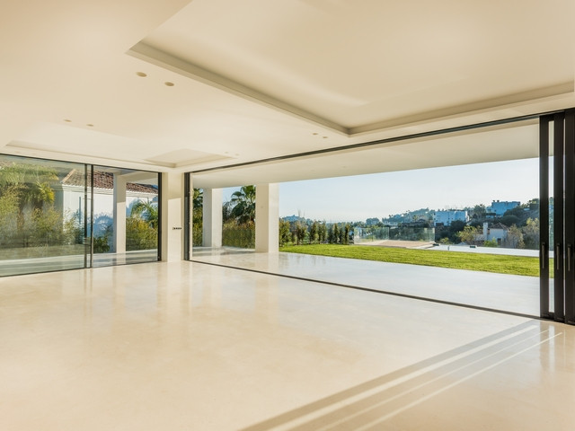 Image No.18-5 Bed House for sale