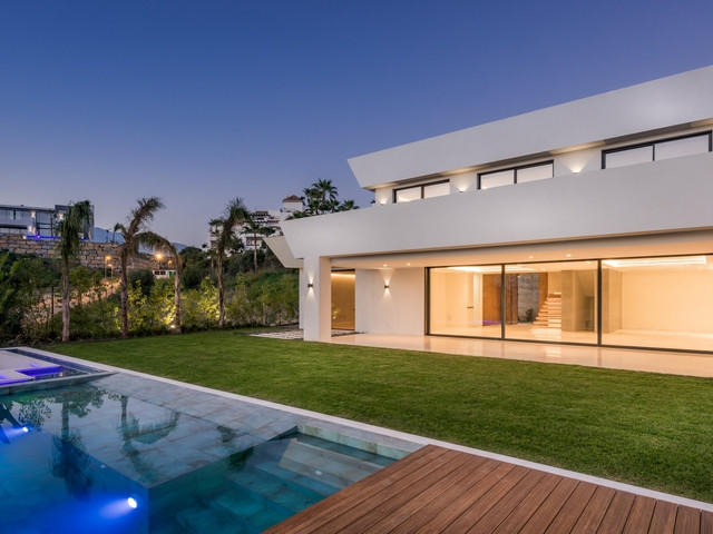 Image No.24-5 Bed House for sale