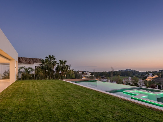 Image No.25-5 Bed House for sale