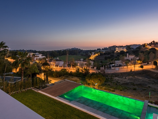 Image No.30-5 Bed House for sale