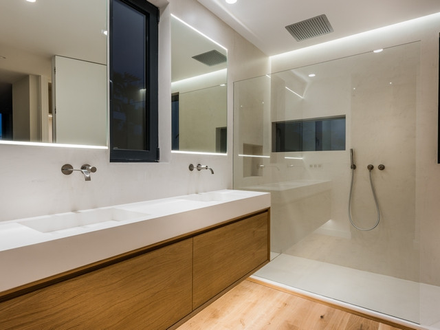 Image No.31-5 Bed House for sale