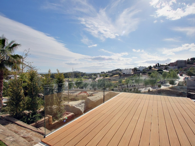 Image No.8-5 Bed House for sale