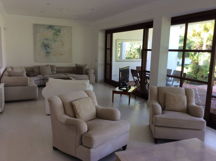 Image No.8-6 Bed House for sale