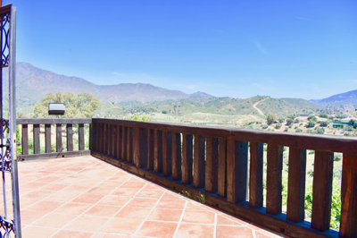 12-53013098fcab6c38b1379cd33298e050