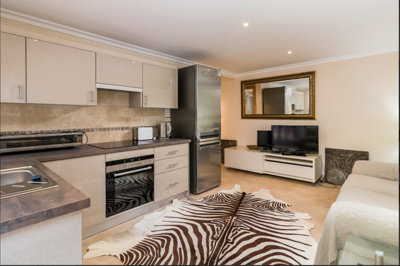 10-bb915d1cb19341576dcdc994b81ab9c5